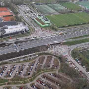 Deel van de rotondes Laan Corpus den Hoorn dicht